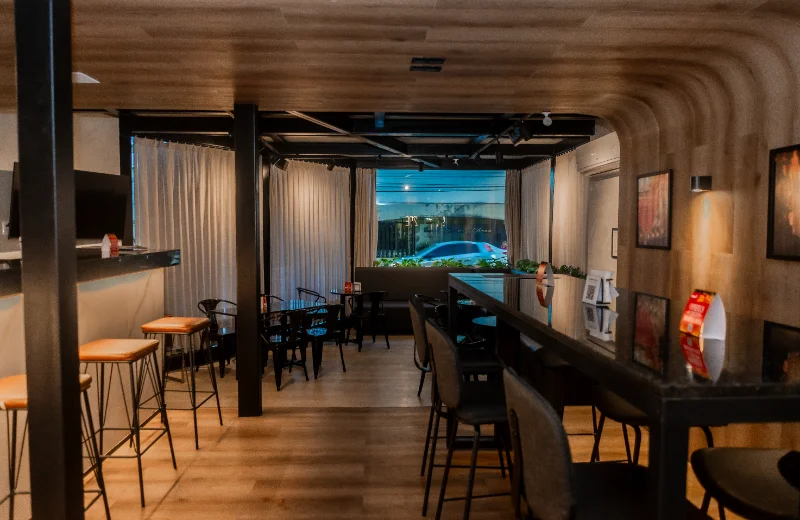 Zoé Drinks traz carta cosmopolita e drinks autorais