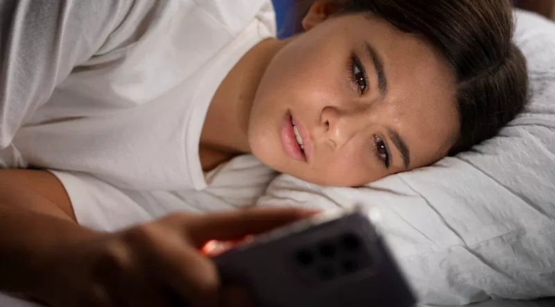 Sete em cada dez adolescentes dormem menos do que o recomendado, aponta estudo