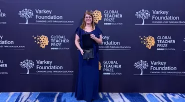 Professora brasileira ganha prêmio de educadora mais influente do mundo