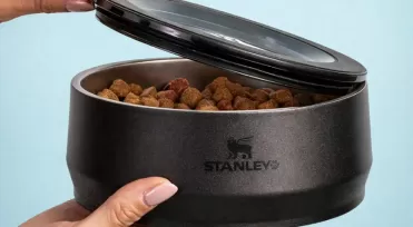 Stanley entra no mercado pet e lança linha premium de comedouros e bebedouros