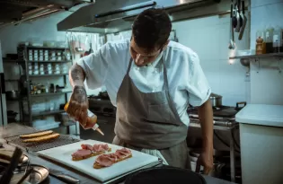 Jovens chefs mantêm viva a identidade da gastronomia paraense