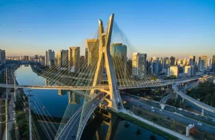 São Paulo supera Londres, Paris e Madri e se torna o segundo destino mundial para viagens corporativas